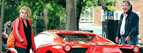 Джереми Кларксон из Top Gear со своей дочерью на Ferrari 458 Spider