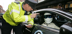 Стига рекламирует Top Gear Live и получает штрафы в Дублине и Амстердаме